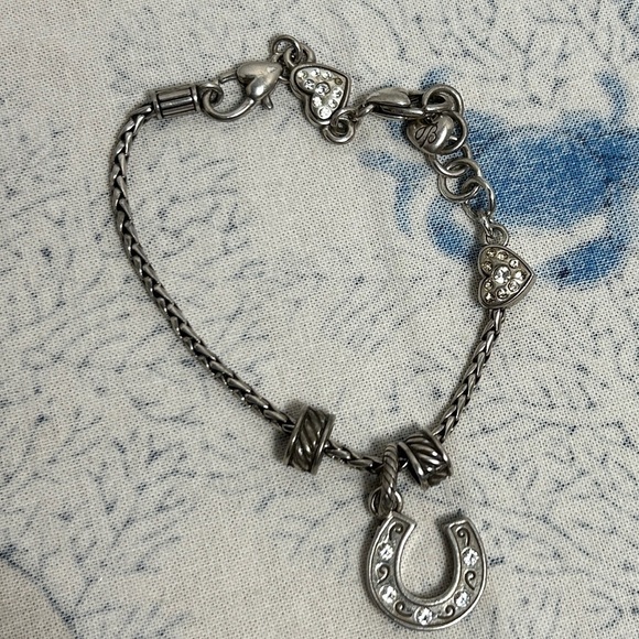 Brighton Heart Slide Charm Bracelet with Horseshoe Good Luck, 2 Spacers & Tin - Picture 5 of 11